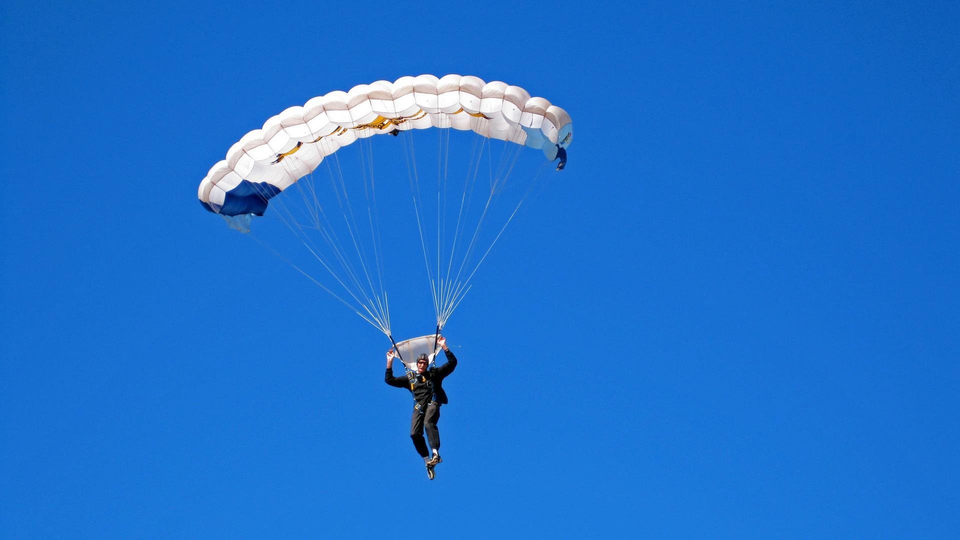 星空官网-克罗地亚骑手吉塔·日特科维奇在2024年国际马术联合会世界障碍赛中获得第十名,展现坚韧精神。